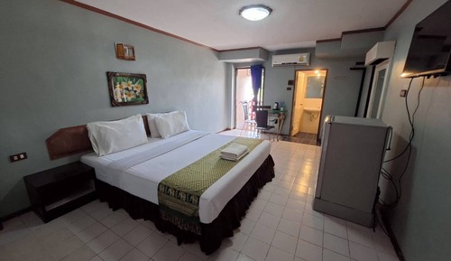 Double Room, Floor 2