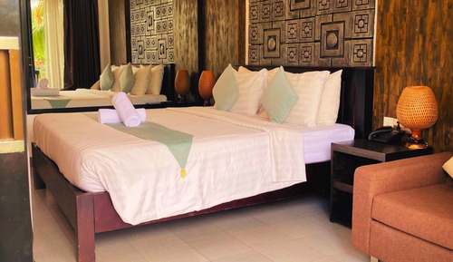Deluxe Double Premium balcony with pool view