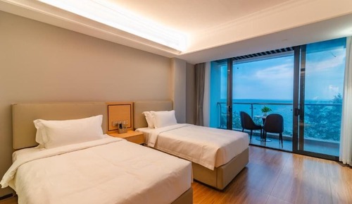 Luxury Twin Room, Balcony, City View