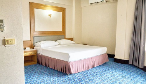 Grand Twin Room, City View