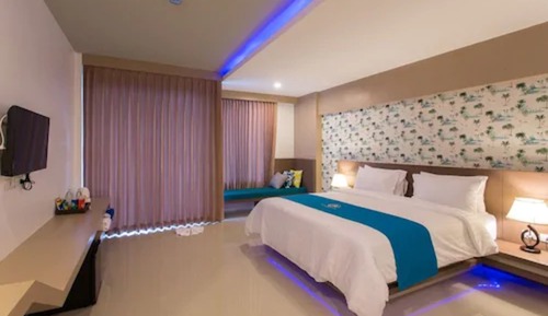 Deluxe Double Room, Pool Access