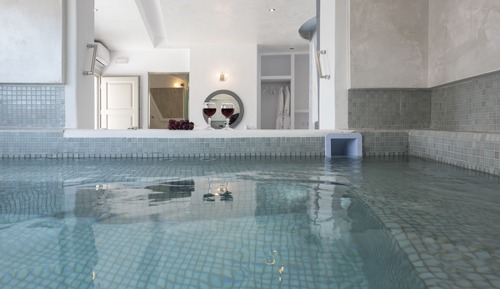 Deluxe Room, Hot Tub