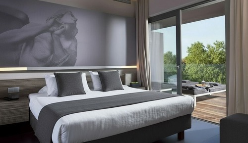 Garden View Suite