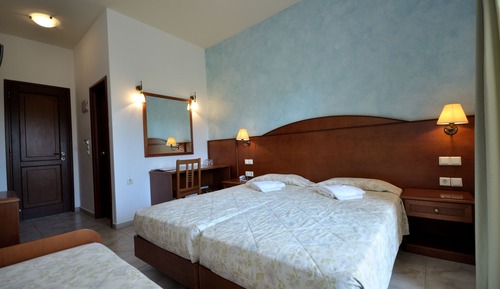 Triple Room, 1 Bedroom, Non Smoking, Garden View