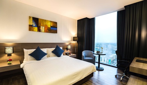 Superior Room, 1 King Bed, Non Smoking, City View