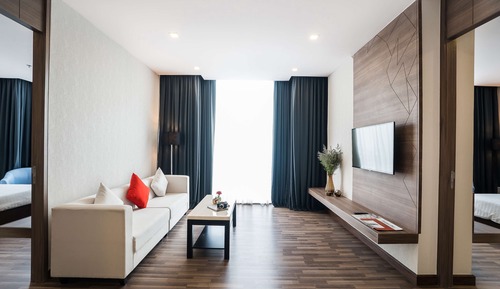 Suite, 1 King Bed, Non Smoking, City View