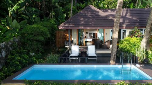 Villa with Private Pool - Beach Front