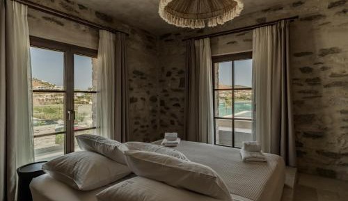 Suite with Hot Tub