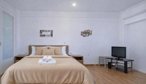 Superior One-Bedroom Apartment with Balcony