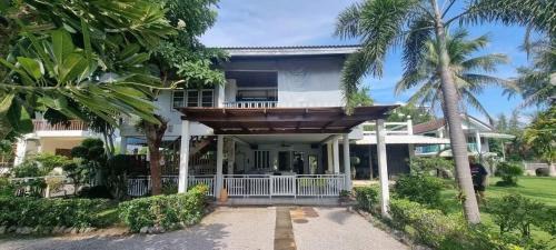 Three-Bedroom Vacation Home 
