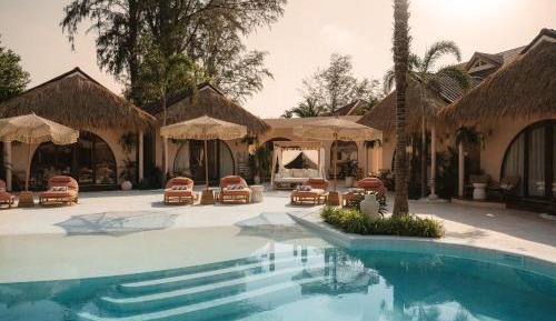 Suite with Pool View