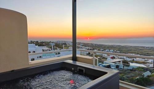Deluxe Suite with Spa Bath