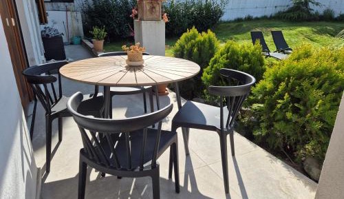 Deluxe One-Bedroom Apartment with Garden View