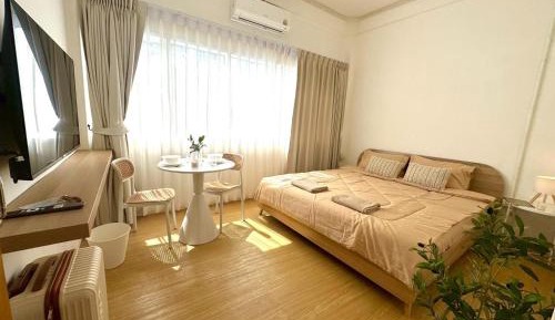 Standard King Room