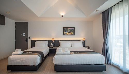 Deluxe Family Room