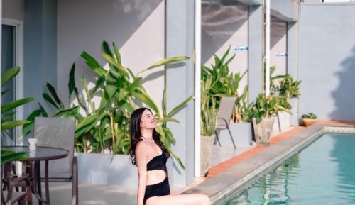 Suite with pool access