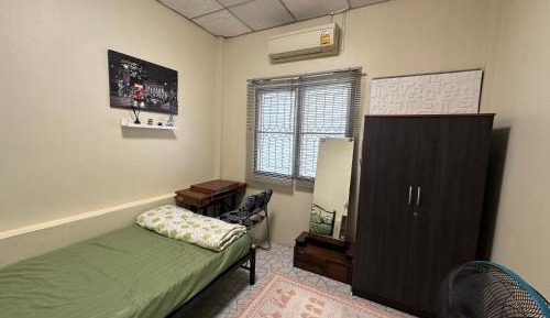 Single Room with Shared Bathroom