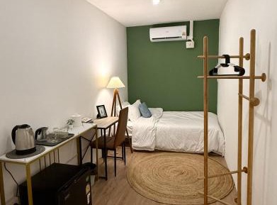 Single Room with Shared Bathroom