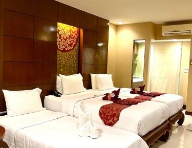 Deluxe Twin With Extra Bed(3 Adutls)