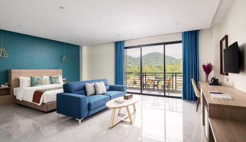 Deluxe Double Room with Pool and Mountain View