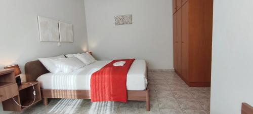 One-Bedroom Apartment with Sea View