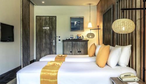 Standard Twin Room with Garden Side