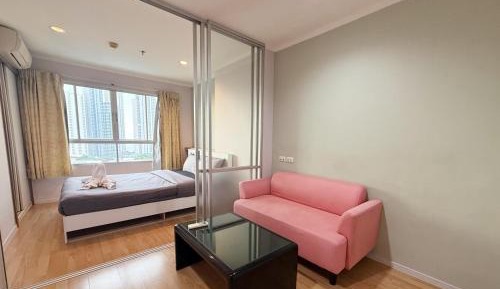 One-Bedroom Apartment with Sea View and Balcony