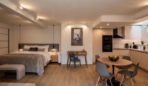 Studio Apartment with One Double Bed