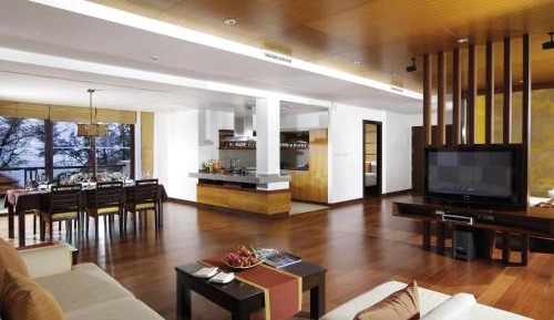 Seaview Three Bedroom Jacuzzi Penthouse