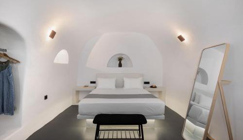 Superior Cave room with shared pool access