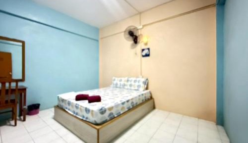 Queen Room with Shared Bathroom