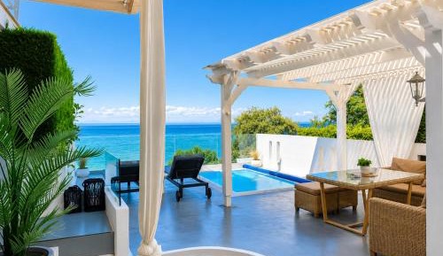 Sunrise Suite with Private Heated Plunge Pool