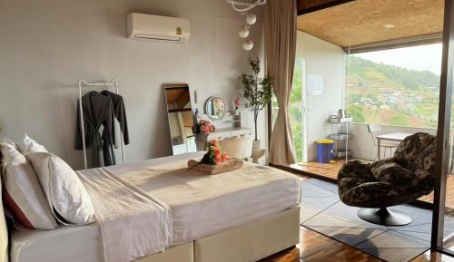 Suite with Mountain View