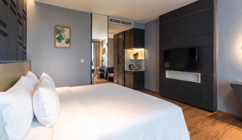 Deluxe King Room - Mobility Access/Non-Smoking
