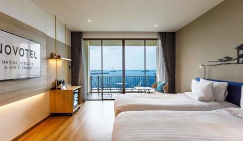 Koh Si Chang Seaview Deluxe – 2 Single Beds