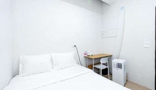 Standard Double Room with Shared Bathroom