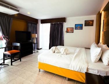Suite with Pool View