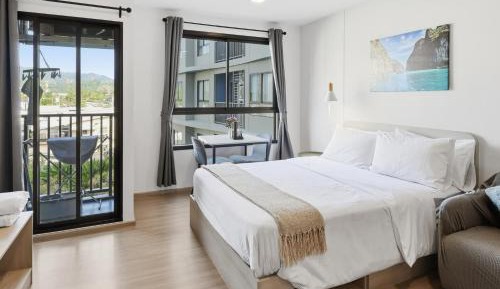 Apartment with Balcony