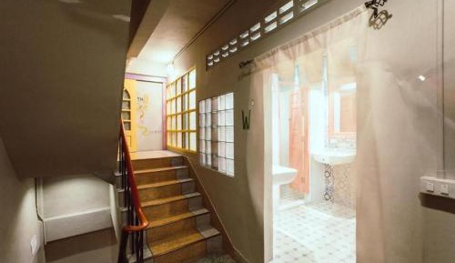 8-Bed Mixed Dormitory Room