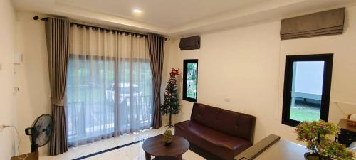 Villa with Garden View