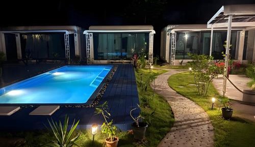 Bungalow with Patio