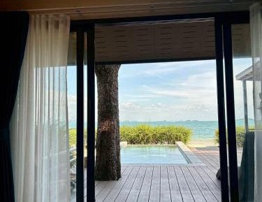 Villa - Beach Front
