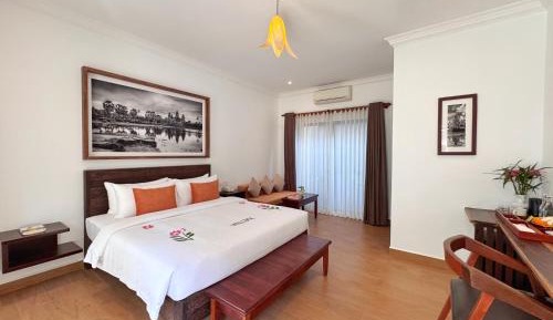 Suite Double with Balcony and Pool View