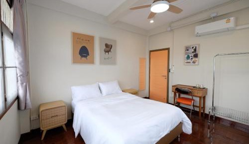 Queen Room with Shared Bathroom