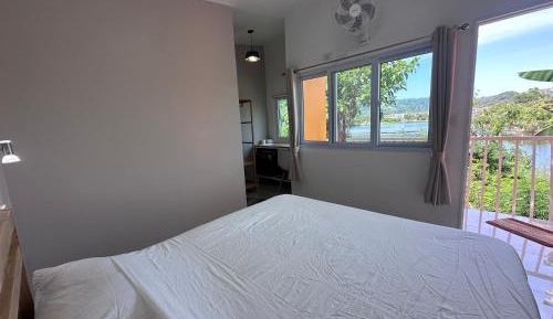 Bungalow - Water Front 