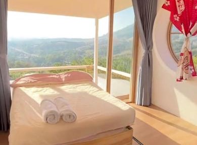 Suite with Mountain View