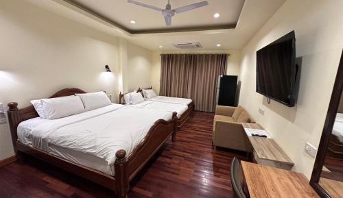 Grand Triple Room