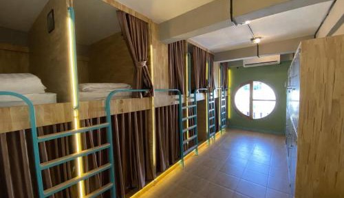 Bunk Bed in Mixed Dormitory Room