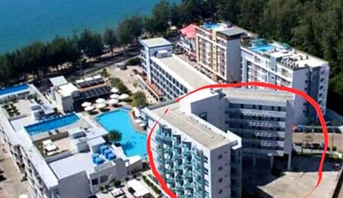 Apartment with Partial Sea View (Queen Bed)