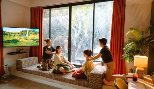 Suite with Pool View